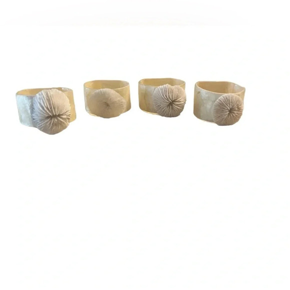 Vintage Capiz Shell Mother Of Pearl Napkin Rings Lot Of 4 - Picture 2 of 3